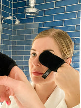 Load image into Gallery viewer, Let’s GLO Reusable Eye Cleansing Pads
